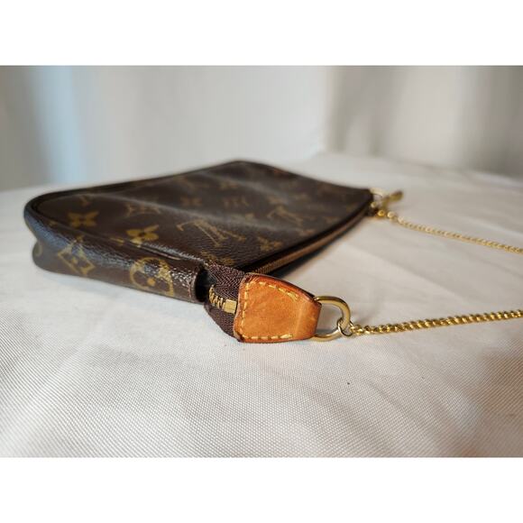 Louis Vuitton Monogram Pochette Accessoires AR0030 Shoulder Bag with Chain - Picture 7 of 15